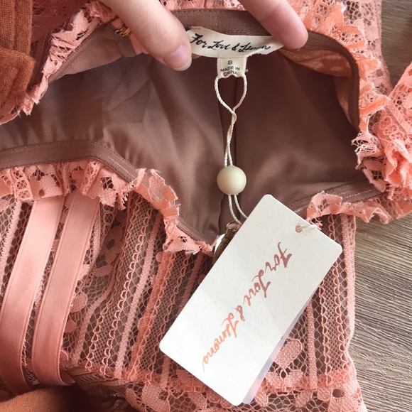 ❤️NWT For Love & Lemons pink lace shoulder dress - Picture 5 of 6